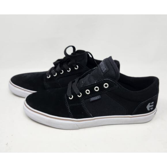 Athletic_Shoes